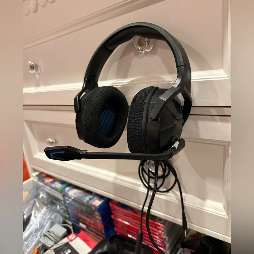Black Wired Gaming Headset with Microphone